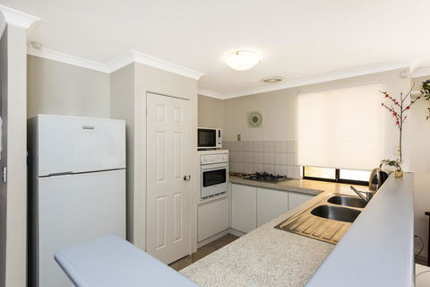 Scarborough Villa On Duke - Accommodation Nelson Bay 15