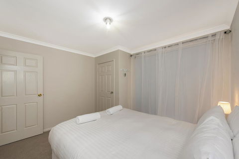 Scarborough Villa On Duke - Accommodation Nelson Bay 20