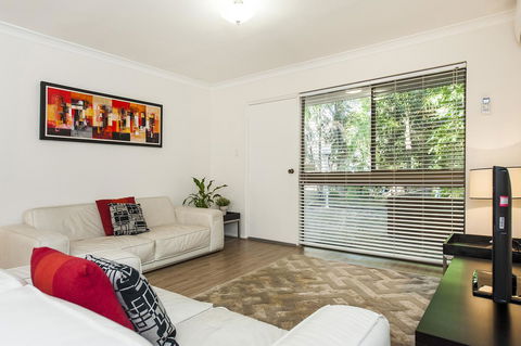 Forrest St - Nelsons Bay Accommodation 3