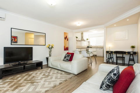 Forrest St - Nelsons Bay Accommodation 0
