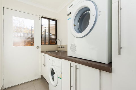 Forrest St - Nelsons Bay Accommodation 16