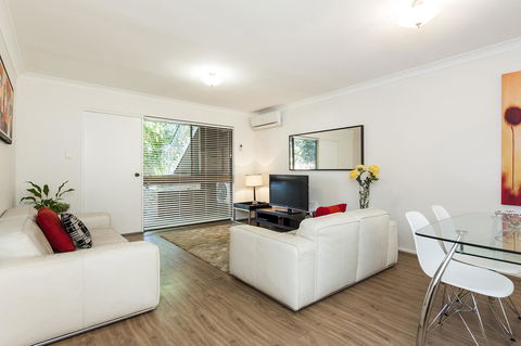 Forrest St - Nelsons Bay Accommodation 4