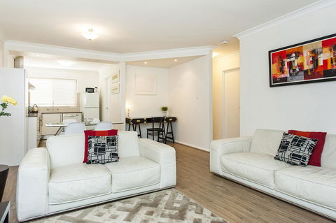 Forrest St - Nelsons Bay Accommodation 2