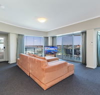 A 406 FANTASTIC OCEAN BEACH and MARINA VIEW APT AT SEASHELLS RESORT - Accommodation Nelson Bay