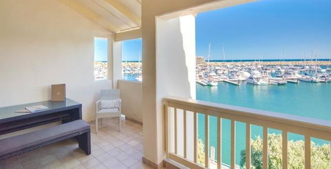 The Marina Hotel - Mindarie - Nelsons Bay Accommodation 9