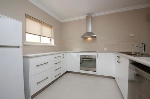The Marina Hotel - Mindarie - Nelsons Bay Accommodation 8