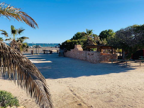 Shark Bay Cottages - Nelsons Bay Accommodation 11