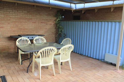 Kestrel Chalets - Accommodation Nelson Bay 23