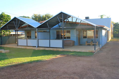 Kestrel Chalets - Accommodation Nelson Bay 14