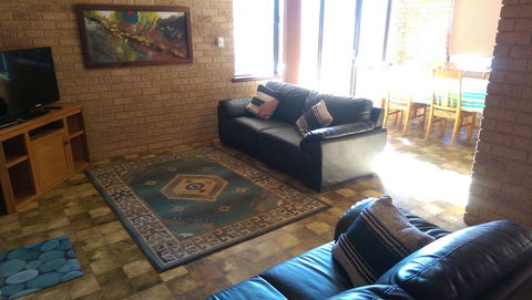 Kestrel Chalets - Accommodation Nelson Bay 6