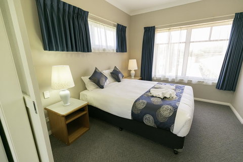 Esplanade Hotel Busselton - Accommodation Nelson Bay 1