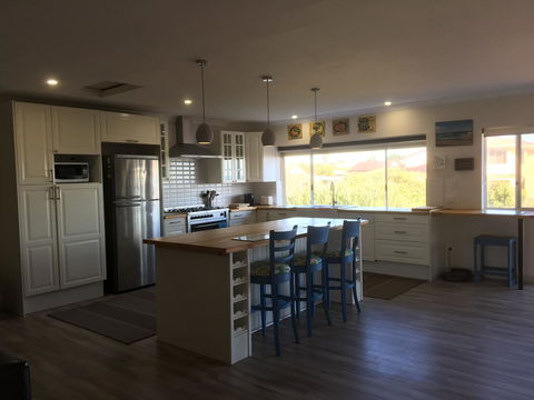 Halls Head Beach House - Accommodation Nelson Bay 4