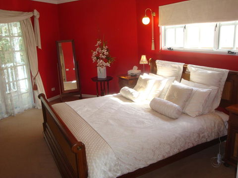 Lanterns Retreats - Accommodation Nelson Bay 5