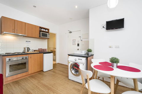 405 Perth City Escape - Accommodation Nelson Bay 11