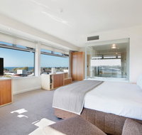 Quality Hotel Gateway Inn Devonport - Accommodation Nelson Bay