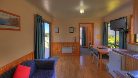 Bicheno Cabin Park - Accommodation Nelson Bay 5