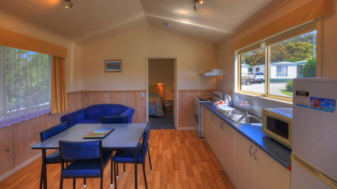 Bicheno Cabin Park - Accommodation Nelson Bay 15