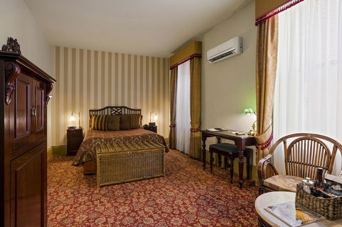 Hadley\'s Orient Hotel - Accommodation Nelson Bay 31