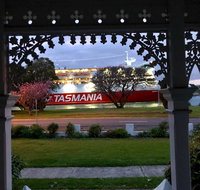 Riverbank villa - 4 bedroom house villa - Accommodation Nelson Bay