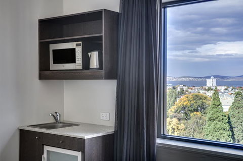 Travelodge Hotel Hobart - Nelson Bay Accommodation.com 3