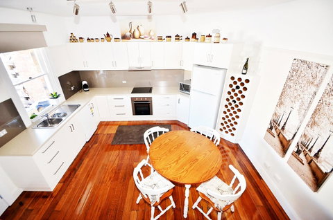 Two Up On York - Accommodation Nelson Bay 2