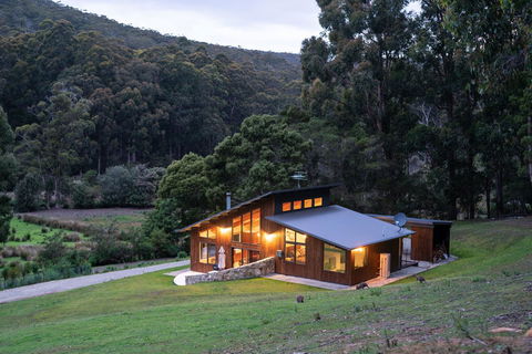 Adventure Bay Retreat Bruny Island - Accommodation Nelson Bay 2