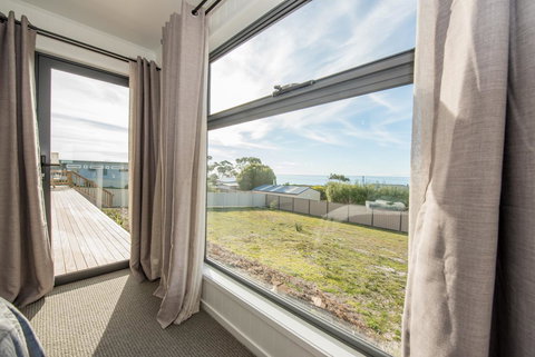 Beach House XIV - Accommodation Nelson Bay 10