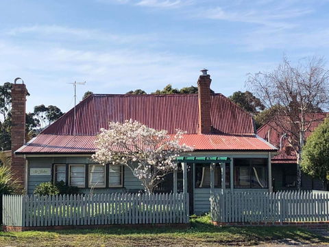 Kerrellie Cottages 2, 4 & 8 Reid Street - Accommodation Nelson Bay 0