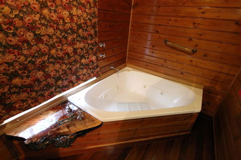 Kerrellie Cottages 2, 4 & 8 Reid Street - Accommodation Nelson Bay 11