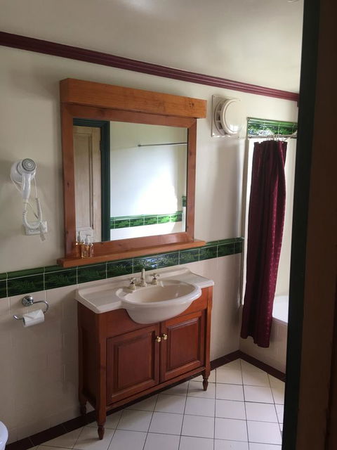 Kerrellie Cottages 2, 4 & 8 Reid Street - Accommodation Nelson Bay 18