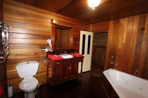 Kerrellie Cottages 2, 4 & 8 Reid Street - Accommodation Nelson Bay 25