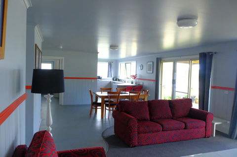 The Crays Accommodation - Accommodation Nelson Bay 2