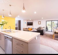 Euphoria House - Accommodation Nelson Bay