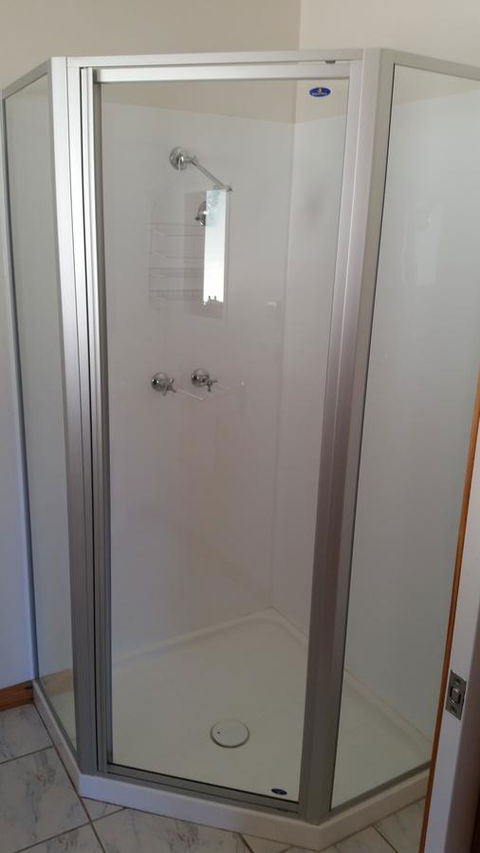 Four Seasons Waterfront Villas - Accommodation Nelson Bay 12