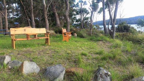 Four Seasons Waterfront Villas - Accommodation Nelson Bay 8