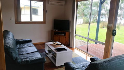 Four Seasons Waterfront Villas - Accommodation Nelson Bay 31