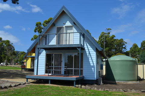Four Seasons Waterfront Villas - Accommodation Nelson Bay 4
