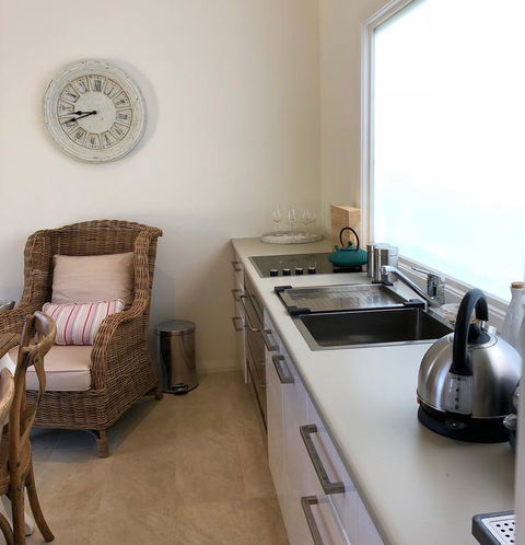 NEW: Tranquil Retreat -The Barn House Ingleside, Northern Beaches - Accommodation Nelson Bay 3