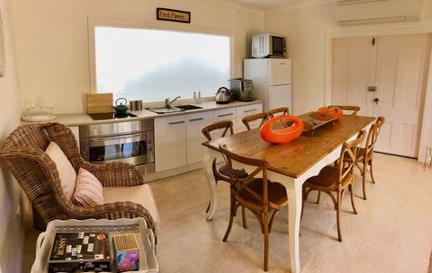 NEW: Tranquil Retreat -The Barn House Ingleside, Northern Beaches - Accommodation Nelson Bay 2