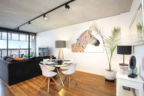 NGV Art Centre Retreat - StayCentral - Accommodation Nelson Bay 0