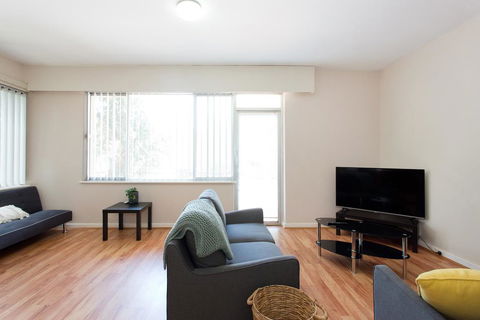 Nights On Broadway - Close To River, UWA & Hospitals - Nelsons Bay Accommodation 2