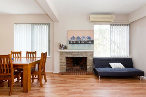 Nights On Broadway - Close To River, UWA & Hospitals - Nelsons Bay Accommodation 1