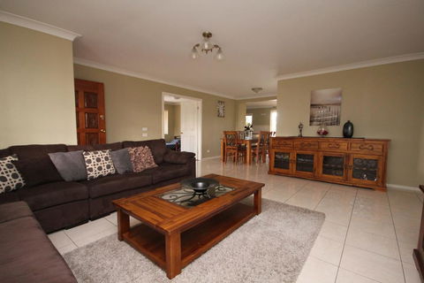 NORTH HEAVEN STATION 28 Alma St, North Haven - Accommodation Nelson Bay 0