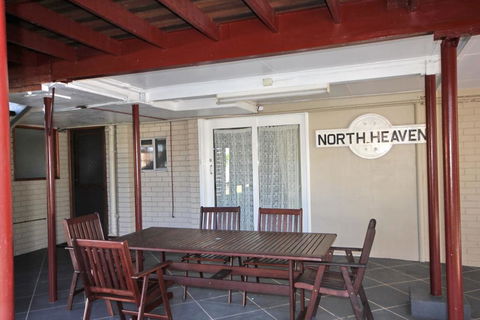 NORTH HEAVEN STATION 28 Alma St, North Haven - Accommodation Nelson Bay 2