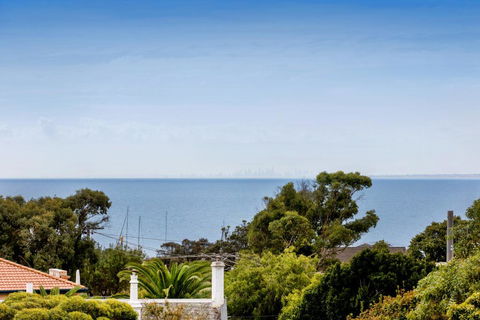 NORTH POINT RETREAT - MORNINGTON - Accommodation Nelson Bay 1