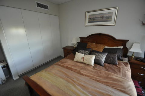 NORTH SYDNEY FULLY SELF CONTAINED MODERN 2 BED APARTMENT (16WAL) - Accommodation Nelson Bay 2