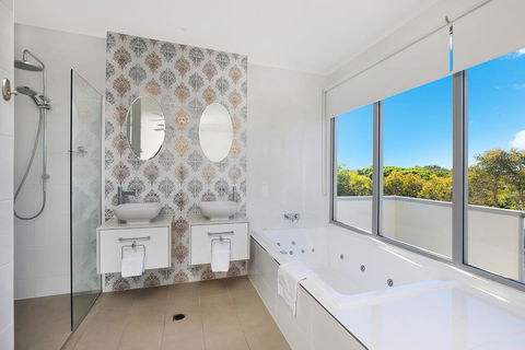 NORTHSHOR- ULTIMATE BEACH HOUSE - Accommodation Nelson Bay 3