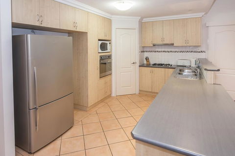 Nyes Nest - Nelsons Bay Accommodation 2