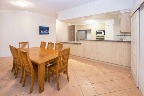 Nyes Nest - Nelsons Bay Accommodation 3