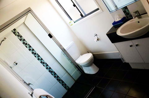 Oakey Motor Inn - Accommodation Nelson Bay 2
